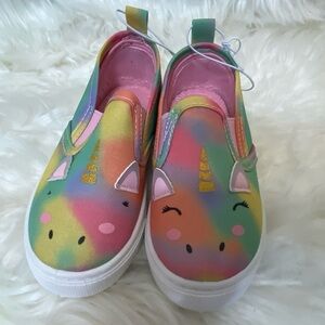 Honey Bunny Girls Slip on Unicorn Rainbow Shoes. Size 9. NWB.